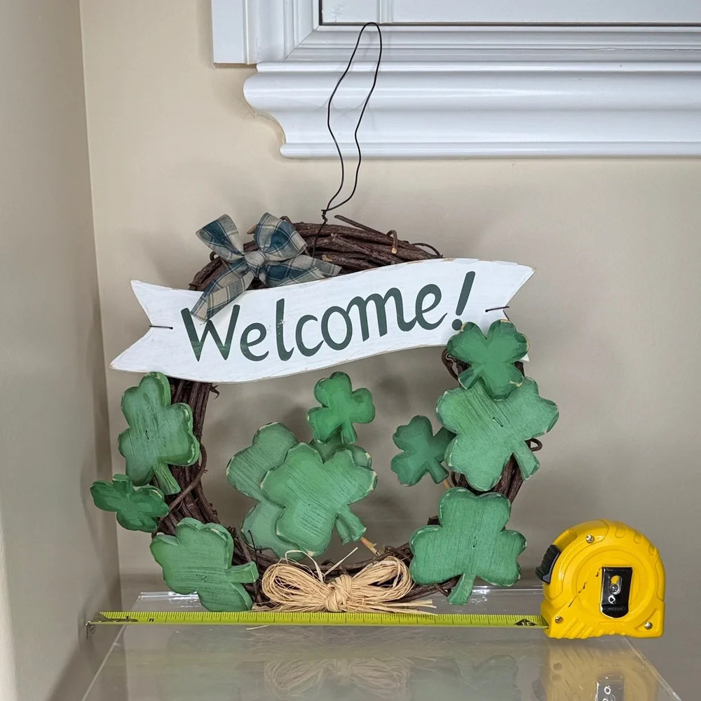 Festive Green Shamrock Welcome Wreath